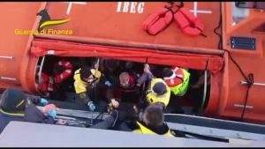 Salvataggio traghetto Corfù_Moment(2)