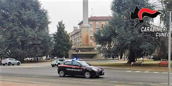 Tragedia a Dronero: 57enne uccide l’anziana madre 89enne, arrestato