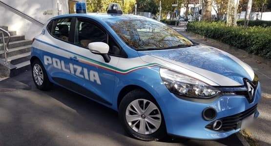 Si finge incaricato del gas in casa di un poliziotto, denunciato a Genova