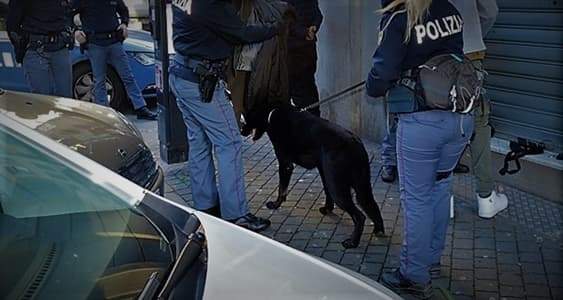 Pusher arrestato a Genova, agli agenti “I giovani si devono pur divertire”
