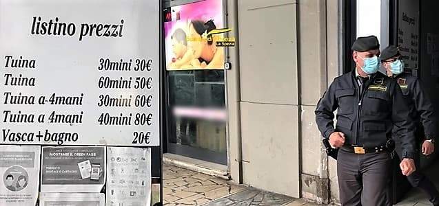 Finanza scopre centro massaggi a luci rosse in centro a Spezia