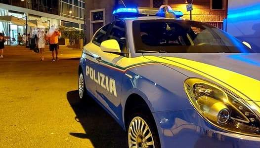 Savona, 33enne con taglierino litiga con una donna e viene arrestato