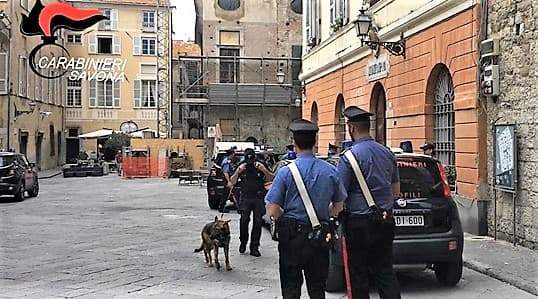 Specializzati in furti di auto, due ventenni arrestati ad Albenga