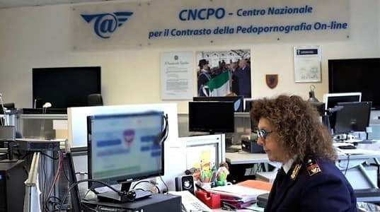 Polizia Postale Ligure arresta 39enne con foto pedopornografiche