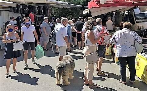 La Fiera del 29 di Sassello attira sempre e a pranzo si mangia alla Croce