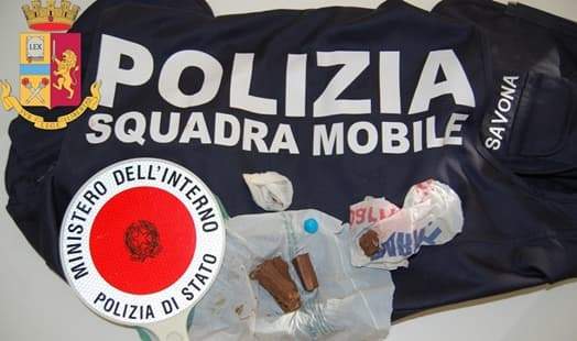 Savona, spaccio di eroina sulla spiaggia, 1 arresto e 1 denuncia