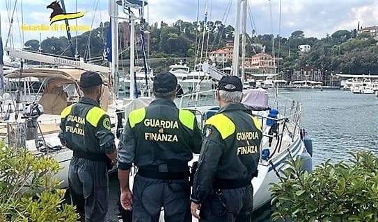 Liguria, Finanza scopre 60 imbarcazioni immatricolate all’estero e non dichiarate al fisco
