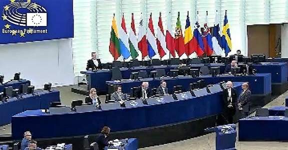Parlamento europeo sostiene risparmio energetico e incremento rinnovabili