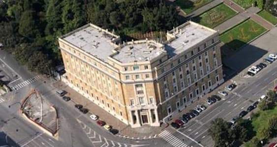 Si presenta in Questura a Genova e aggredisce i poliziotti, arrestato