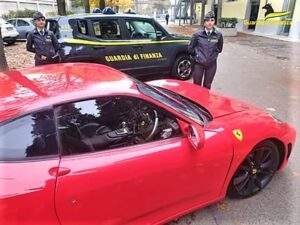 Asti sequestrata falsa ferrari 2