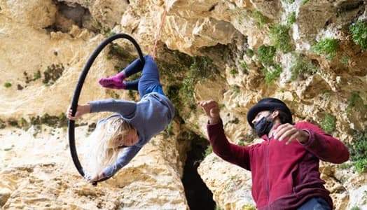 Anche danza in scalata sulle rocce di Finale Ligure