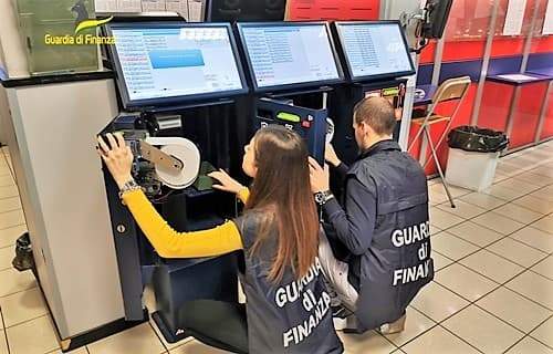 Sequestrati 2 milioni di euro a bookmaker che operava anche in Liguria