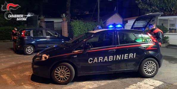 Molestie e minacce, pretende 500 euro al mese dal compagno della ex, arrestato