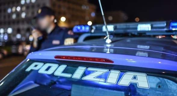Commissario fuori servizio sventa rapina al Carrefour, un arresto a Genova
