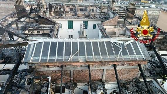 Tutti ricollocati gli inquilini del palazzo incendiato a Genova in via Piacenza
