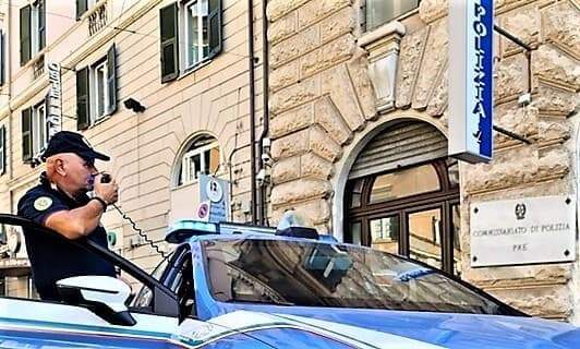 Blitz della Polizia nel centro storico di Genova, sequestrati 2 chili di droga