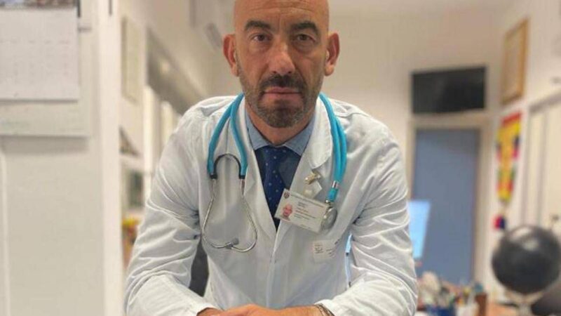 Vaccini, Bassetti: “Da Mattarella linea netta, si dimetta chi ha difeso medici no vax e legittimato fake news”