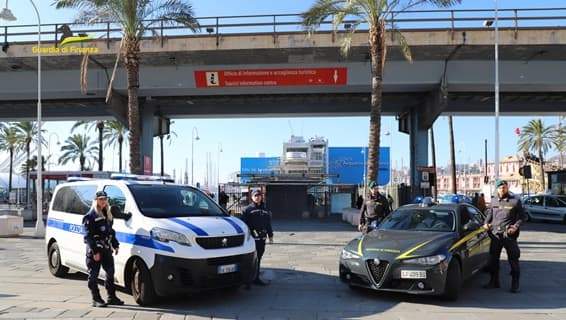 Operazione Finanza e Polizia locale a Genova, arrestato 22enne con 1.6 kg di droga