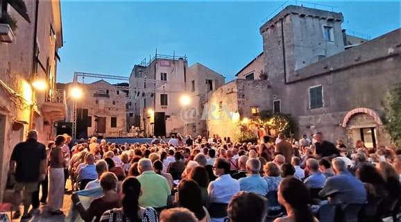 Verso il 57^ edizione del Festival teatrale di Borgio Verezzi