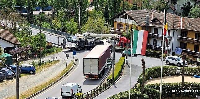 SS334 del Sassello bloccata da un mezzo pesante nel capoluogo