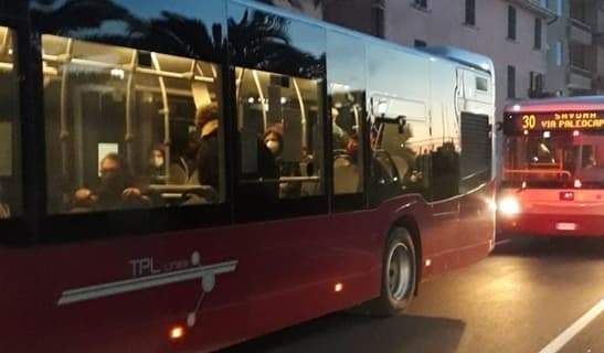 Savona, bonus trasporti per lavoratori, pendolari e studenti