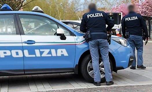 Botte e rapina in centro a Savona, tre arrestati dalla Polizia