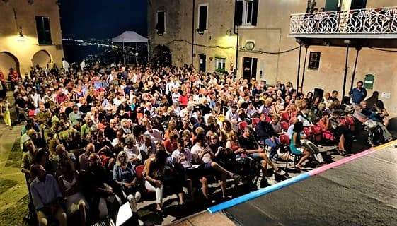 Festival di Borgio Verezzi 24 serate in piazza e nelle grotte