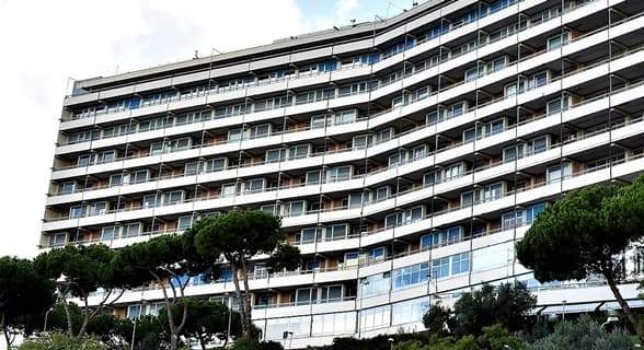 Ancora in prognosi riservata la donna 64enne investita in bici a Genova