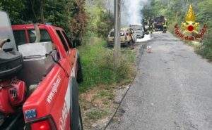 Genova 2 due auto incendiate