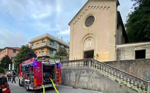 Incendio nella canonica di Santo Stefano a Genova