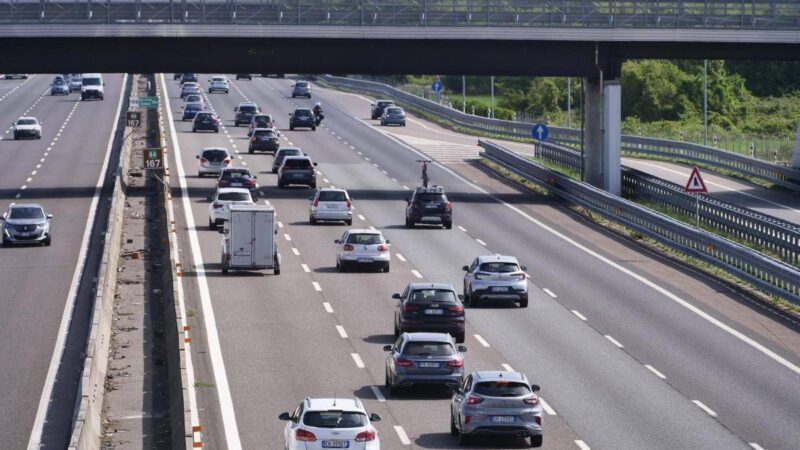 Prime partenze per le vacanze, traffico in aumento per ultimo fine settimana di giugno