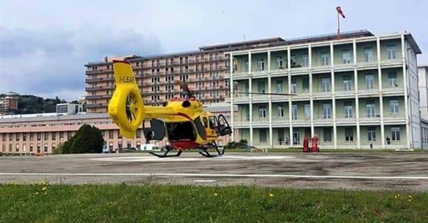 Si sente male a Vara Inferiore Urbe, 67enne al San Paolo con elisoccorso Grifo