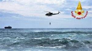 Genova 1 Vigili del fuoco salvano due bagnanti