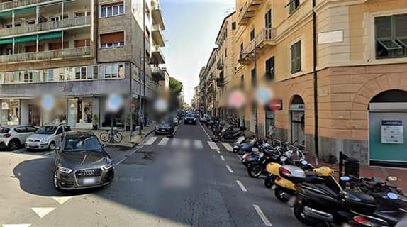 Savona, danneggiate sette auto parcheggiate, denunciati 17 e 18enne