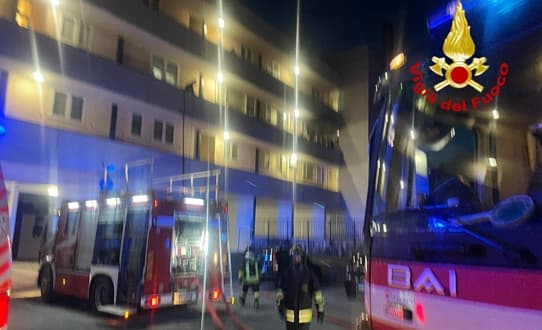 Incendio in un appartamento a Voltri, evacuato il palazzo