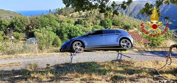 Punto da calabrone perde il controllo dell’auto a Cogoleto