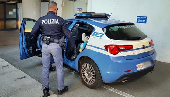 Fidanzati, lei 32 lui 34, arrestati i “Bonnie e Clyde” autori di rapine a Genova