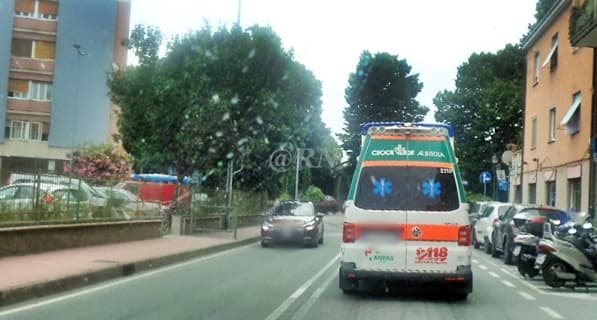 Sassello interventi delle ambulanze per caduta di due anziani
