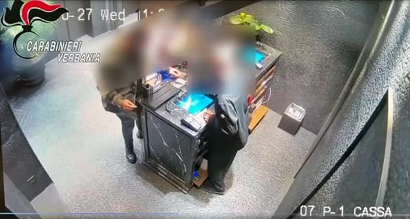 Anche correntisti liguri tra le 146 vittime di frodi online, 8 arresti a Napoli – VIDEO