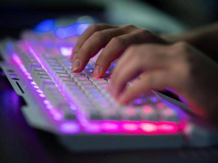 Copyright su immagine e voce per tutti, l’idea della Danimarca contro i deepfake IA