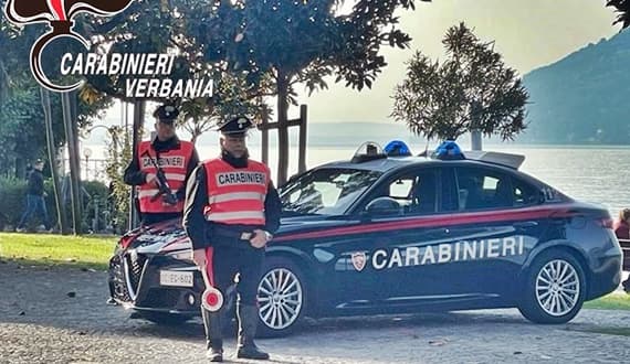 Postino in malattia da 2 anni gestiva un bar, arrestato con il medico