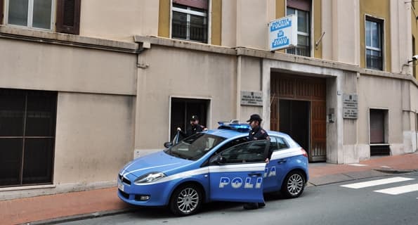 Aggredisce due persone, una è in pericolo di vita, arrestato a Ventimiglia