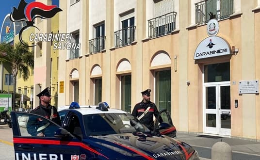 Quattro giovanissimi rubano auto e scappano per le vie di Albenga, arrestati