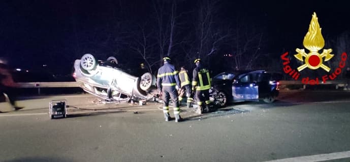 Scontro tra due auto sulla SS225 in Val Fontanabuona, 45enne al pronto soccorso