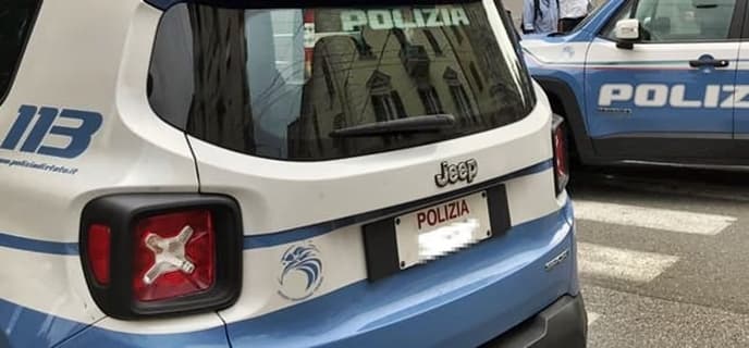 “Dacci sigaretta e spiccioli” al rifiuto lo pestano, arrestati a Genova