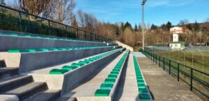 Sassello tribune stadio sistemate 2