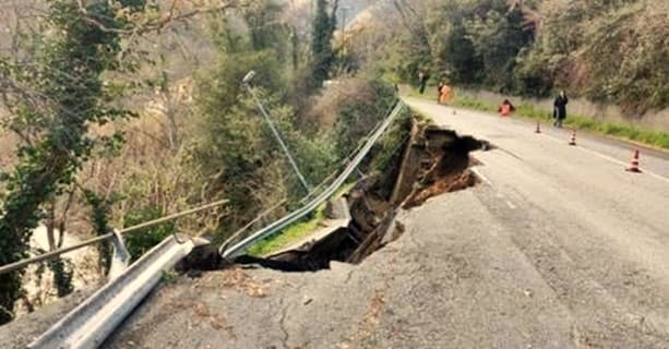 Tpl Linea Savona attiva la navetta per la frana al Santuario sulla SP12