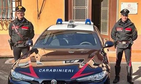 Si presenta dallo spacciatore in carro funebre, 2 arresti a Sarzana