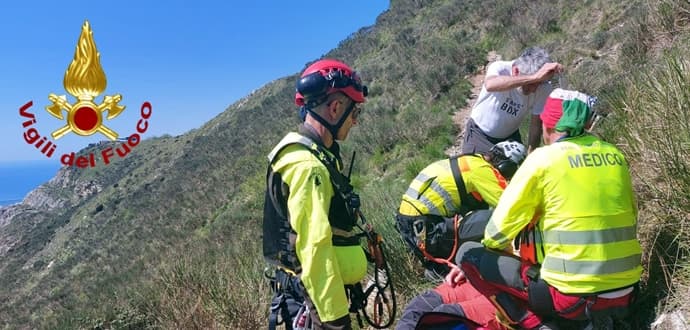 Soccorso escursionista 80enne al forte dei Ratti sulle alture di Genova