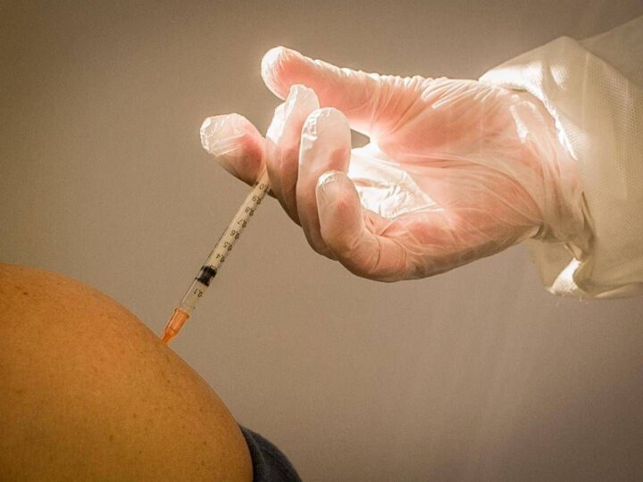 Vaccini, HappyAgeing: per anziani documento su sistema equo, efficiente sostenibile